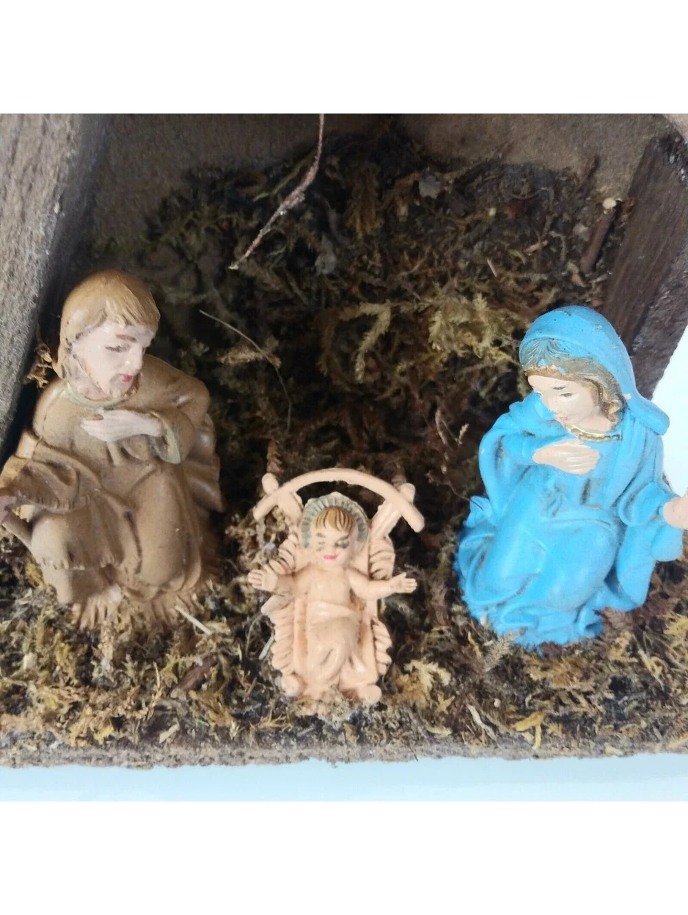Vintage Nativity Creche Holy Family Scene Wood Wooden 3 Plastic Figures Italy
